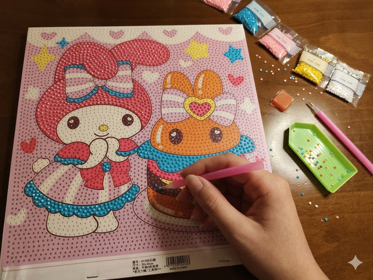 Sevimli Tavşanlar Elmas Boyama Çıtalı Kanvas Tablo – 30x30 cm DIY Diamond Painting Seti